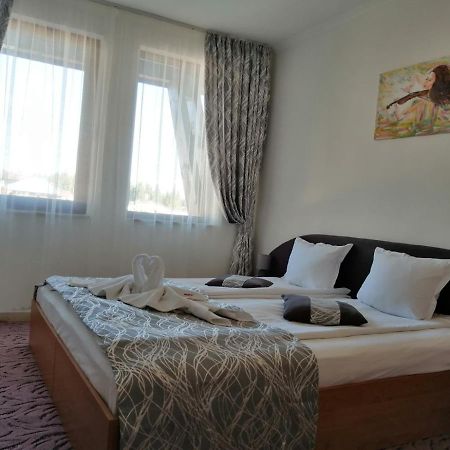 Grand Monasteryl Apartment ''Star Paradise'' 潘波洛沃 外观 照片