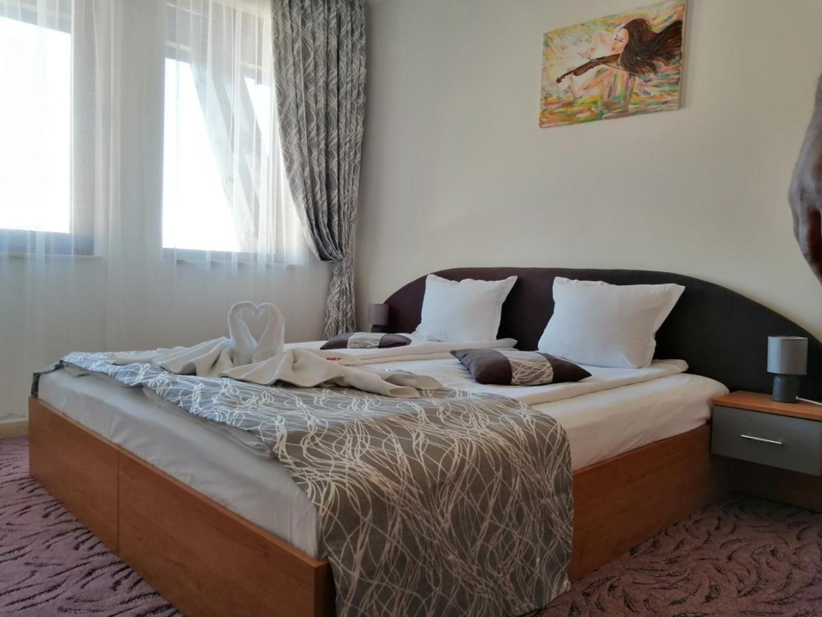 Grand Monasteryl Apartment ''Star Paradise'' 潘波洛沃 外观 照片