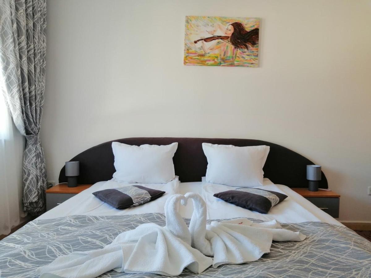 Grand Monasteryl Apartment ''Star Paradise'' 潘波洛沃 外观 照片